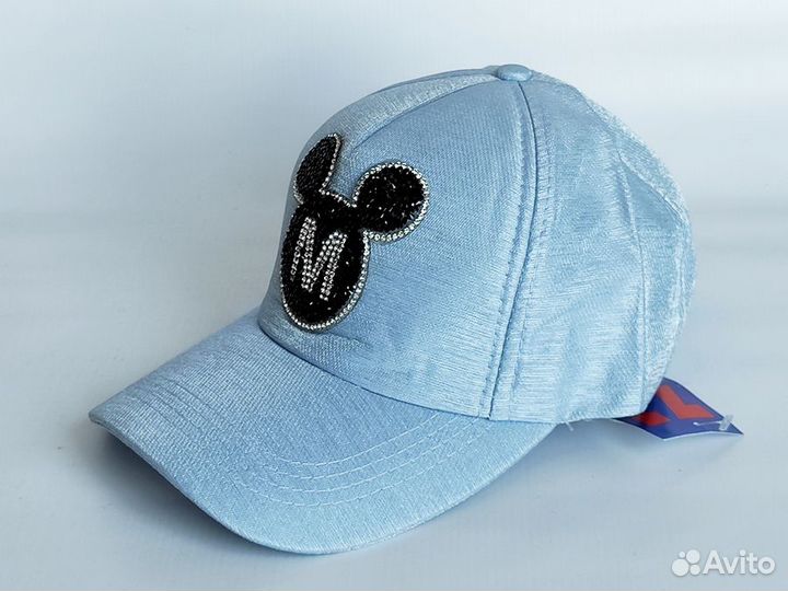 Бейсболка голубого цвета