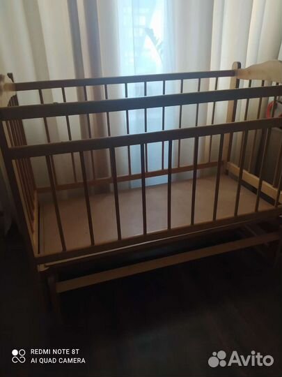 Детская кровать с маятником