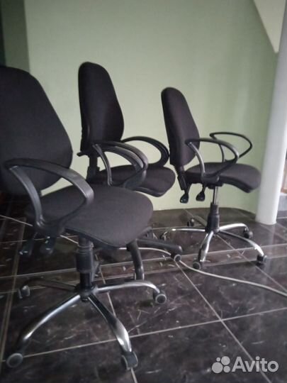Офисное кресло
