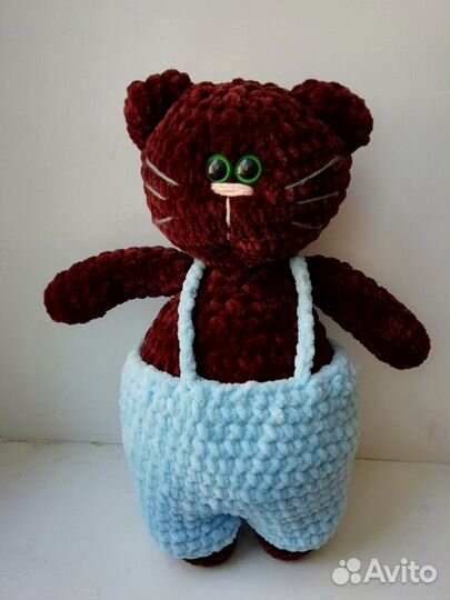Плюшевый кот вязаный крючком