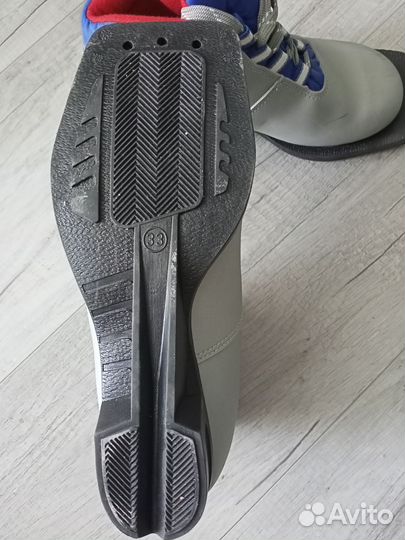 Лыжные ботинки