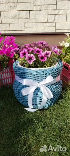 Кашпо из искусственного ротанга