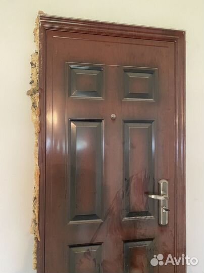 Дверь входная б/у
