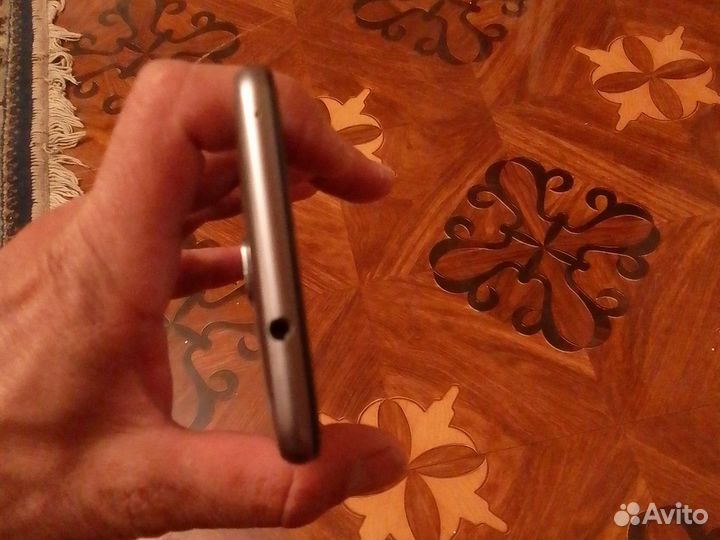 Телефон honor 5