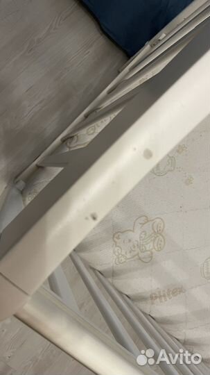 Детская кроватка с поперечным маятником