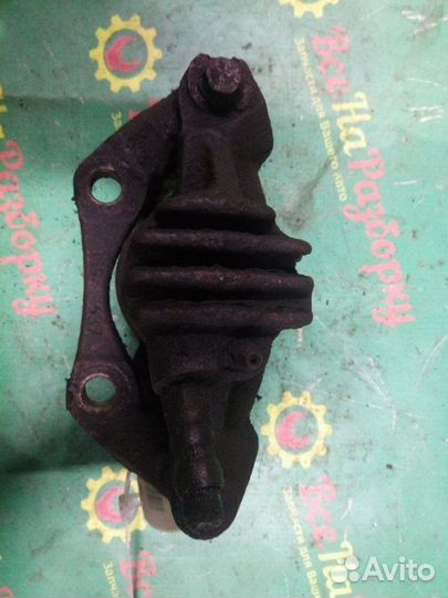 Суппорт передний правый Peugeot 206