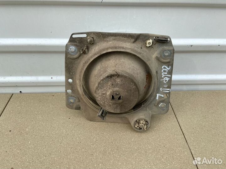 Фара передняя левая Volkswagen Golf 2