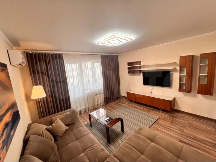 2-к. квартира, 56 м², 3/10 эт.