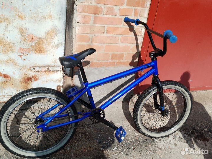 Трюковой велосипед BMX