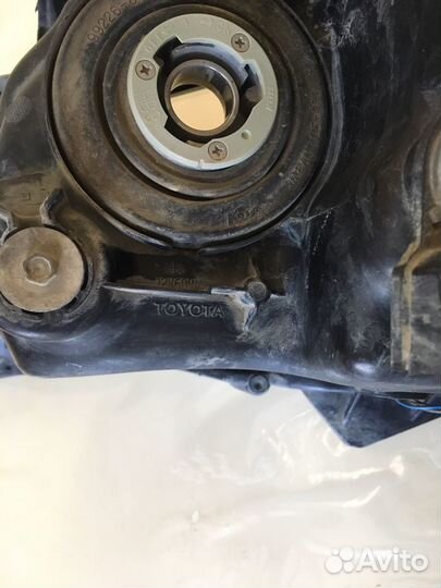 Фары на toyota camry 50