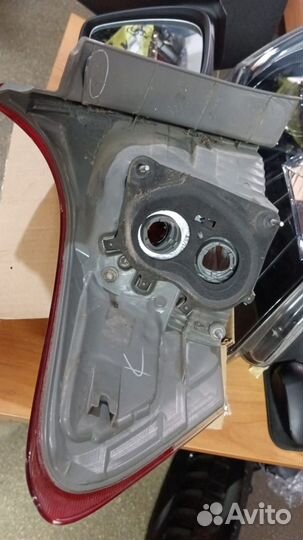 Задняя правая фара Tойота Venza