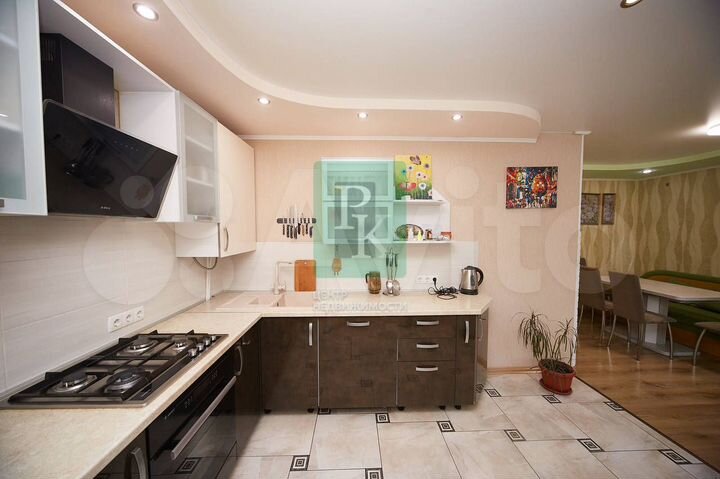 3-к. квартира, 70,4 м², 2/5 эт.