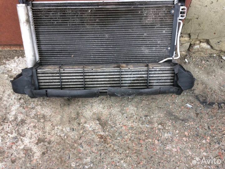 Интеркуллер Мерс W203 2003 год 2.2 CDI