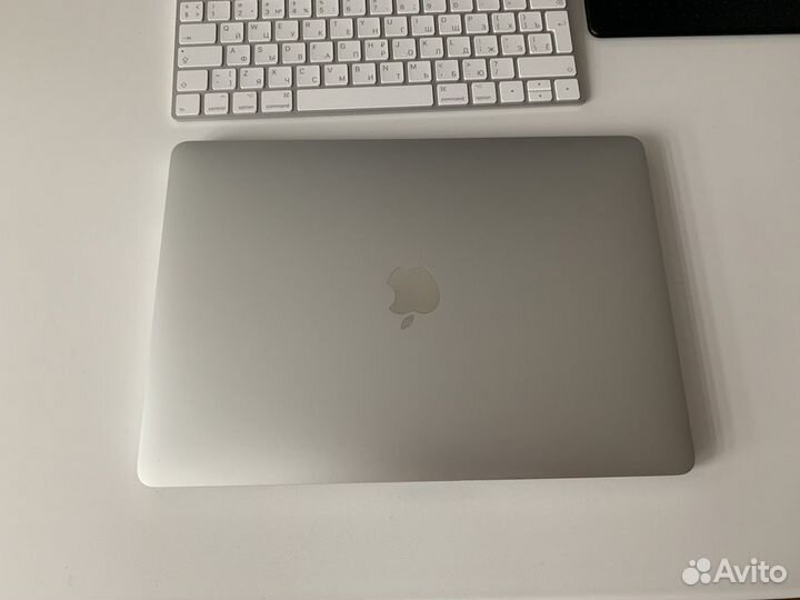 Macbook pro 13 2019 touch bar