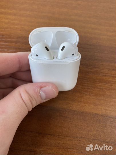 Apple airpods 2