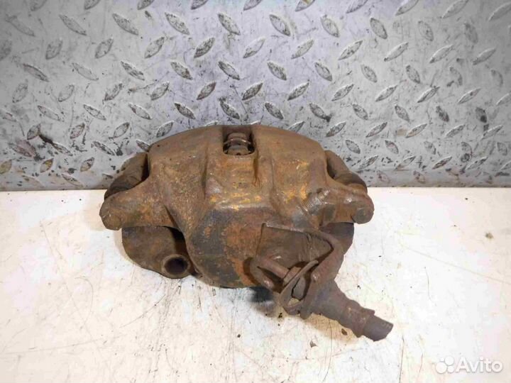 Суппорт передний правый VW Passat (B4) 1994-1996