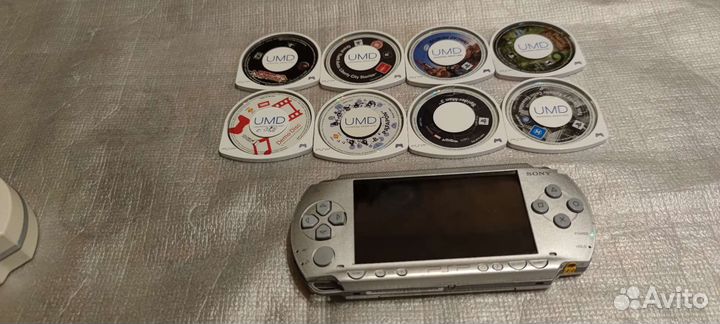 Sony PSP 1006 (серебро)