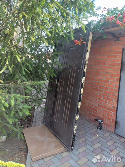 Дверь входная металлическая