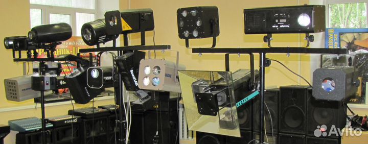 Светомузыка Лазеры Головы Стробоскопы Сканеры Дым