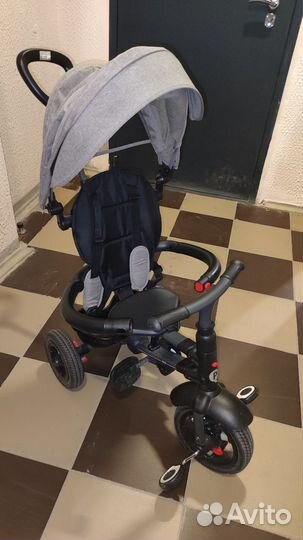 Трёхколёсный велосипед с родительской ручкой