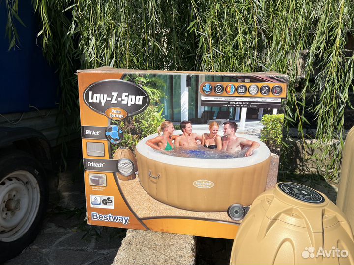 Надувной спа бассейн Bestway Lay-Z-SPA 54129 Palm