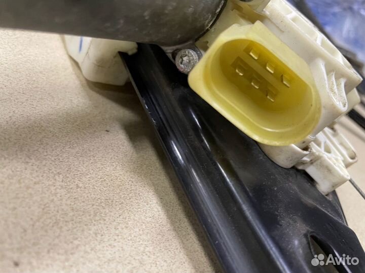 Стеклоподъемник передний правый BMW X5 E70