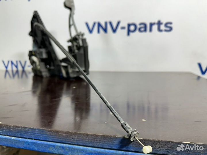 Замок боковой двери передний правый Volvo C30