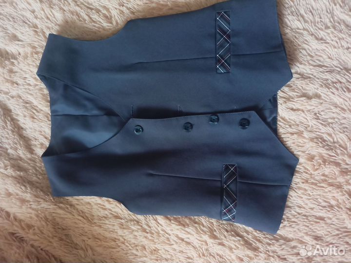 Жилетка школьная 122 и школьная рубашка р128