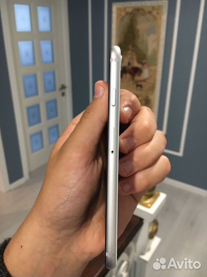 Телефон iPhone