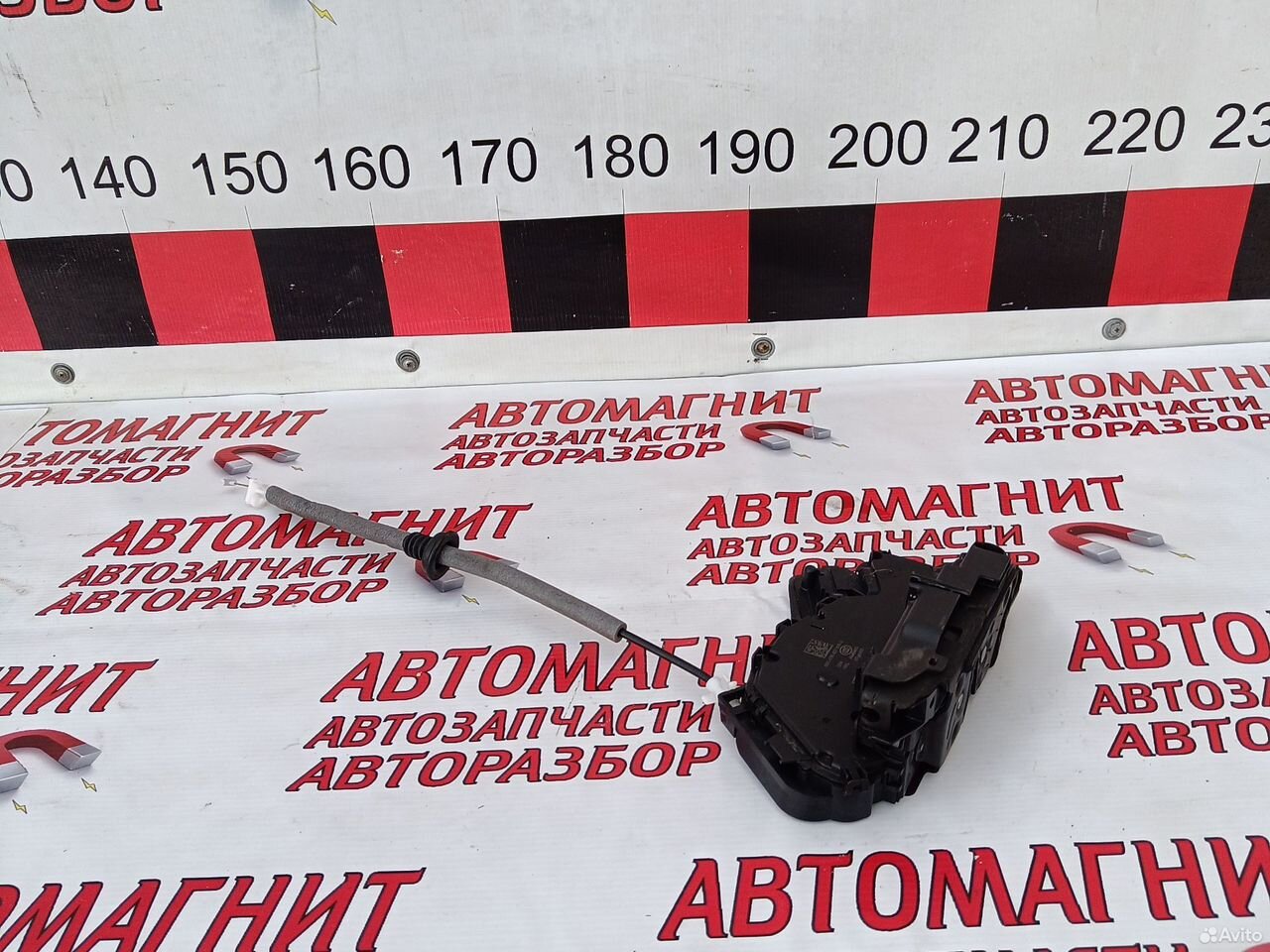 Замок двери передней левой Фольксваген Поло 6