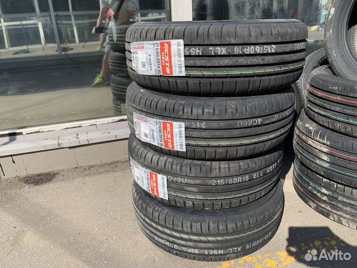 Kumho Ecsta HS51 215/60 R16 99W
