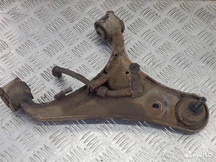 Рычаг передний верхний левый Ленд Ровер Дискваери