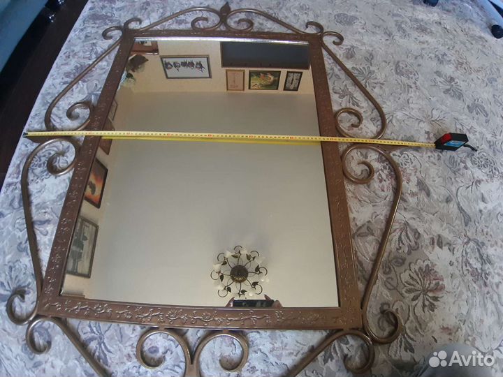 Зеркала в кованых рамах