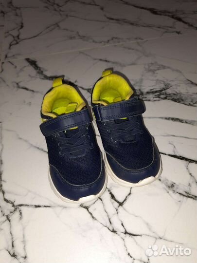 Кроссовки детские