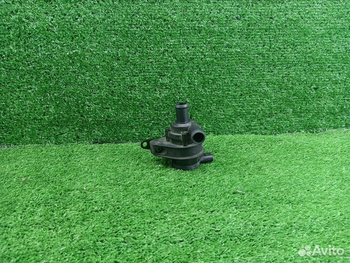 Дополнительный насос системы охлаждения Audi A5 8T