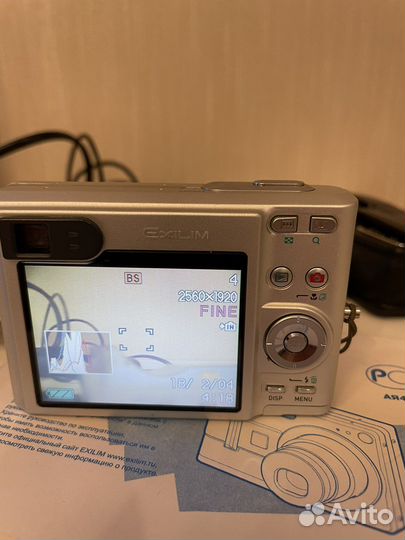 Компактный фотоаппарат casio