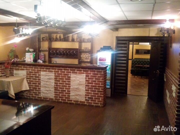 Помещение общественного питания, 305 м²