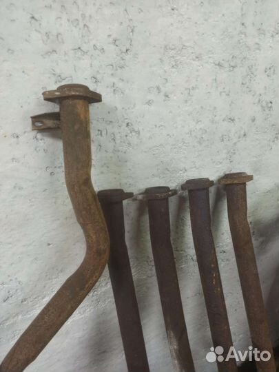 Приемная промежуточная труба 2410-31105