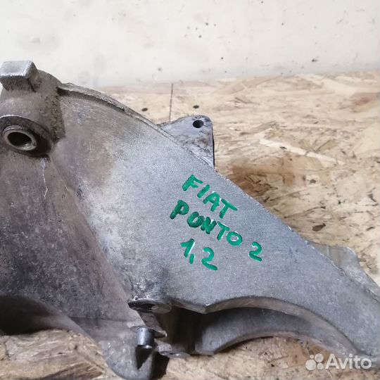 Кронштейн генератора Fiat Punto 2 (46548451)