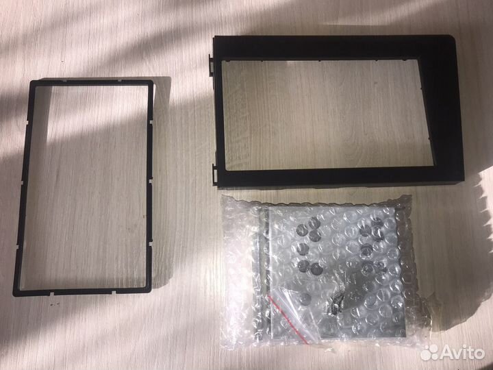 Рамка для четырёх диновой магнитолы Volvo