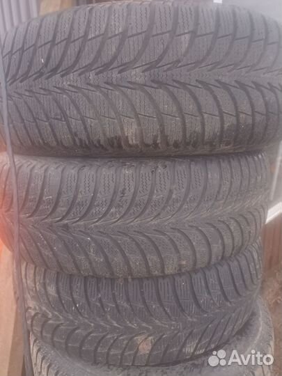 Goodyear UltraGrip 215/65 R16 38M