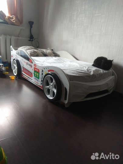 Детская кровать машина с матрасом