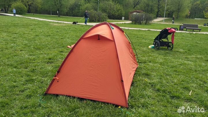Палатка Forclaz Tent trek 100