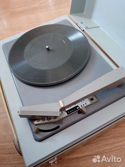 Проигрыватель виниловых пластинок Концерт-М СССР