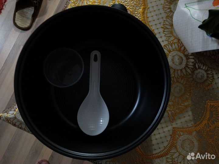 Универсальная чаша для мультиварки на 4л