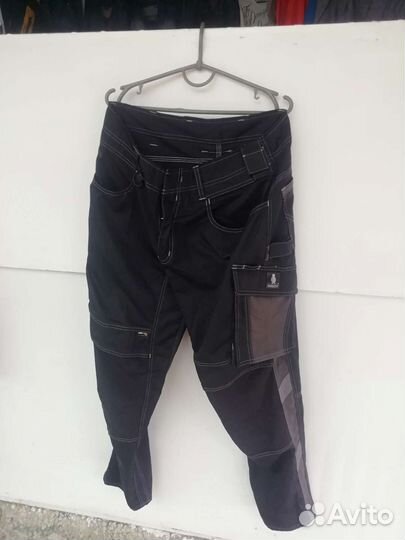 Роба Strauss, mascot