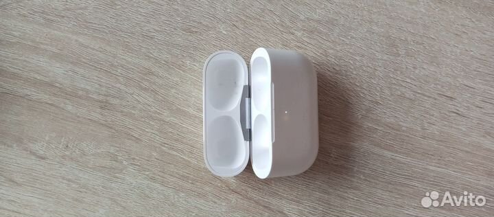 Кейс для airpods не оригинал