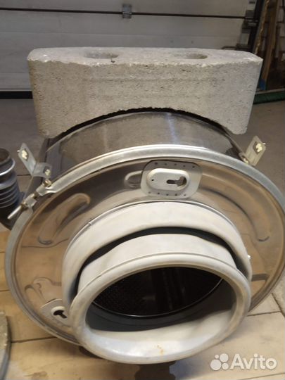 Бак нержавка c барабаном нержавка Indesit WG-835tc