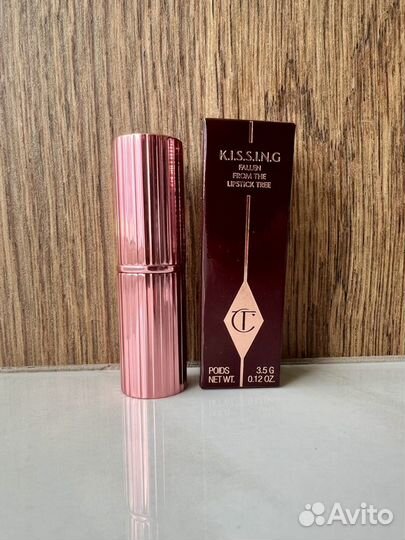 Помада Charlotte Tilbury Kissing Candy Chic