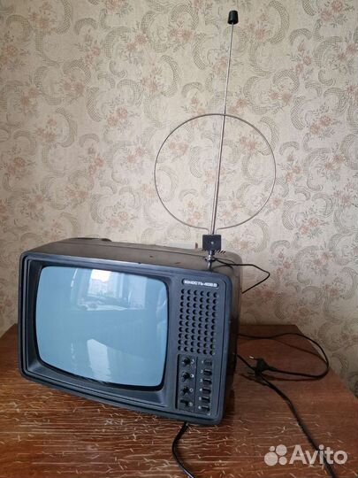 Телевизор ч/б Юность-406Д